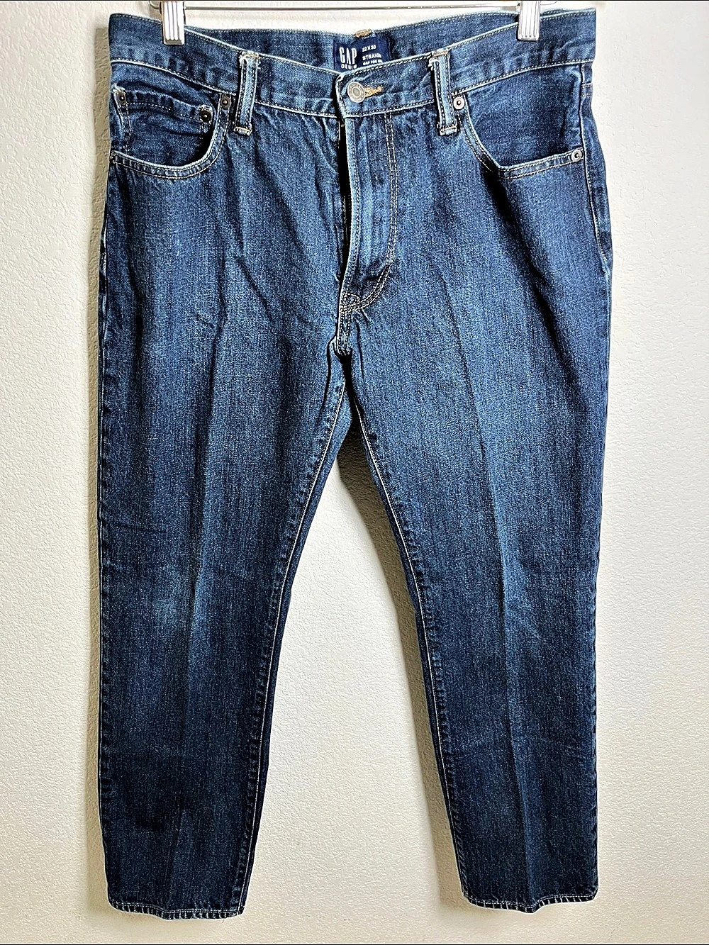 Gap Men’s Straight Fit Jeans in Blue
Size 32X30